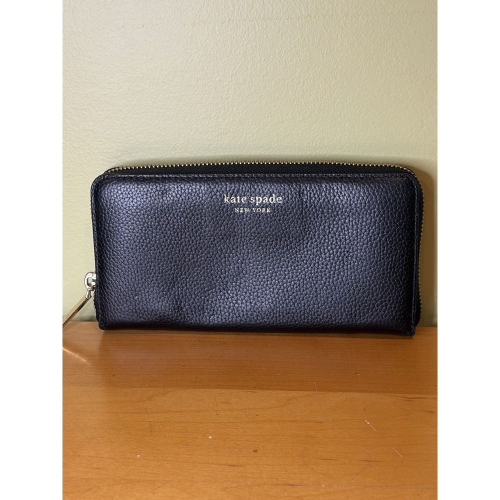 Kate Spade black Leila Wallet pebbled leather zip closure EUC